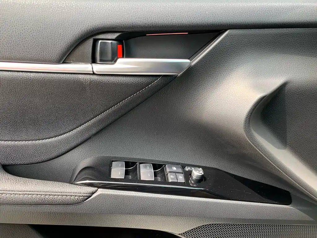 Toyota Camry 2024 — фото 22