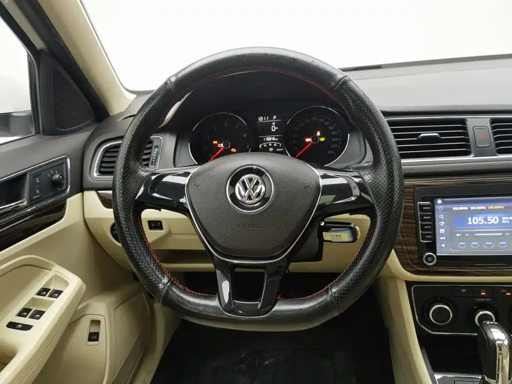 Volkswagen Lavida 2016 — фото 11