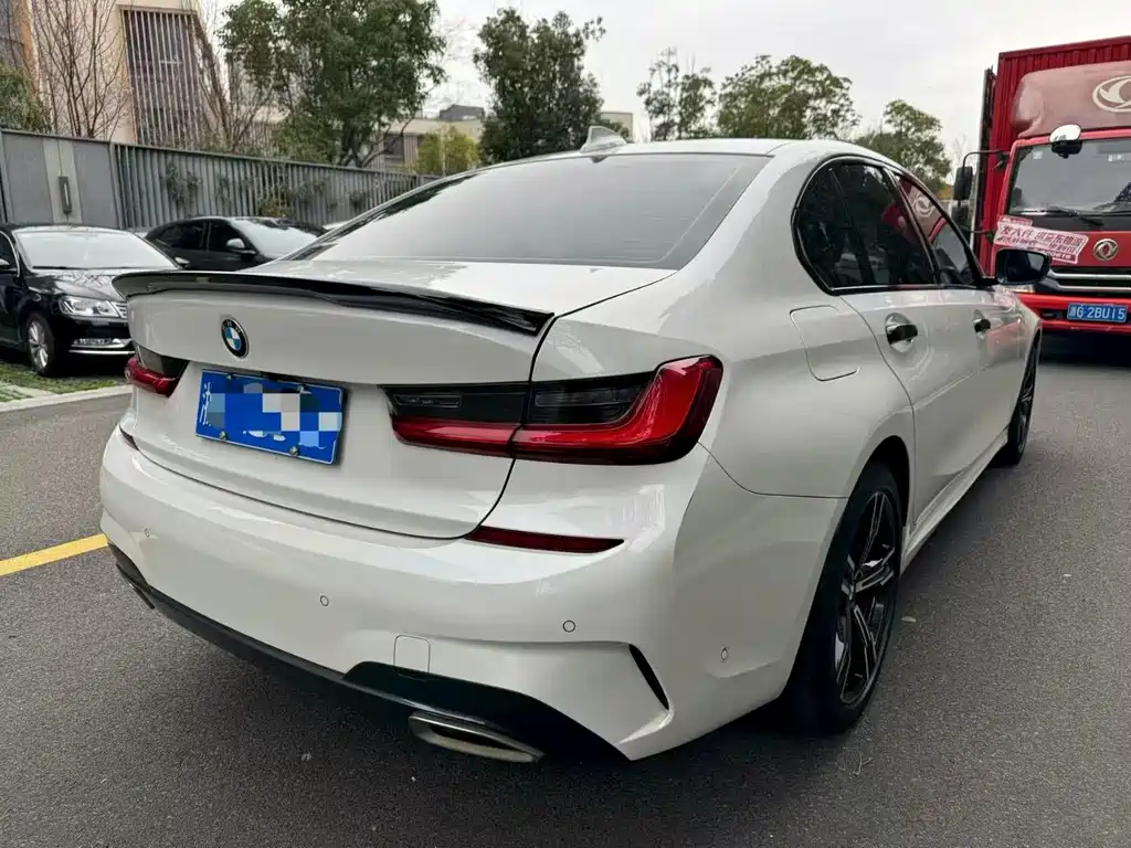 BMW 3 Series 2022 — фото 10