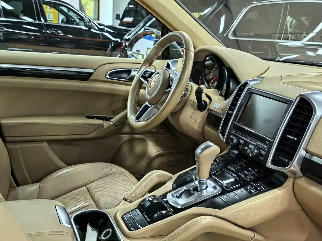 Porsche Cayenne 2015 — фото 3
