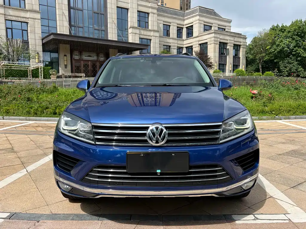 Volkswagen Touareg 2017 — фото 1
