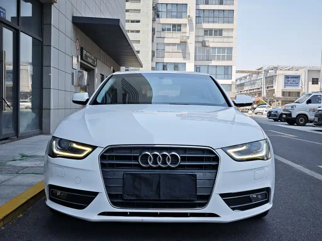 Audi A4L 2014 — фото 2