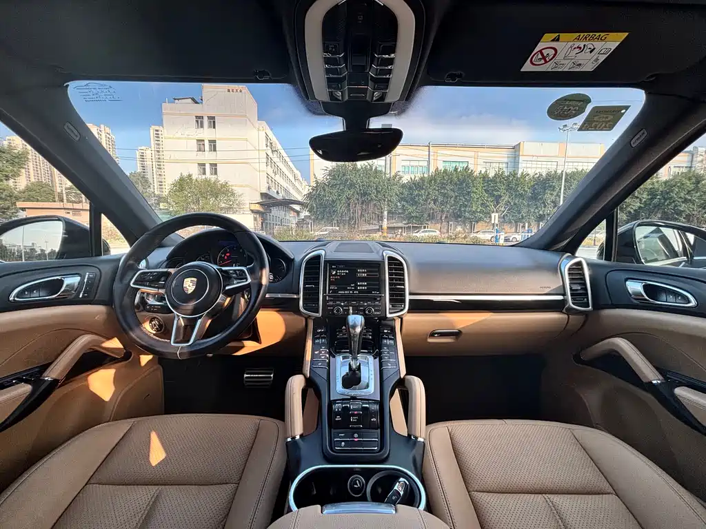 Porsche Cayenne 2016 — фото 17