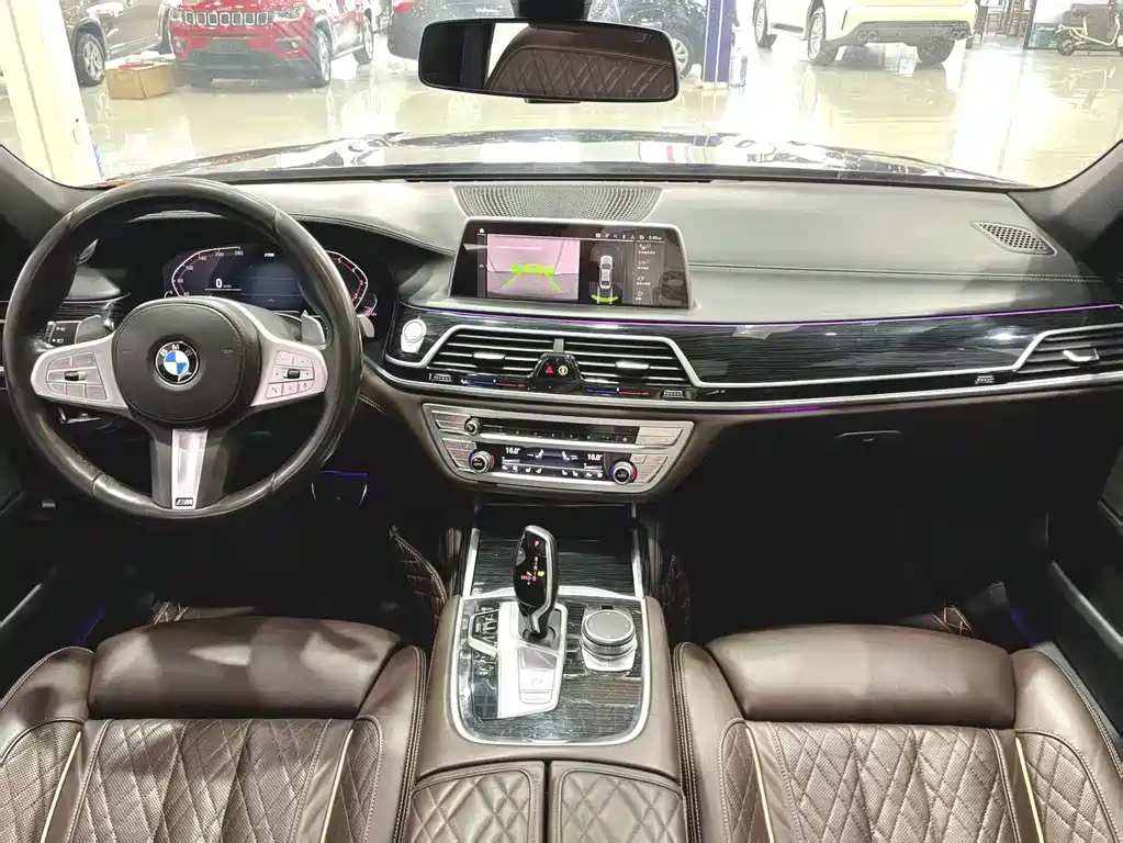 BMW 7 Series 2019 — фото 6