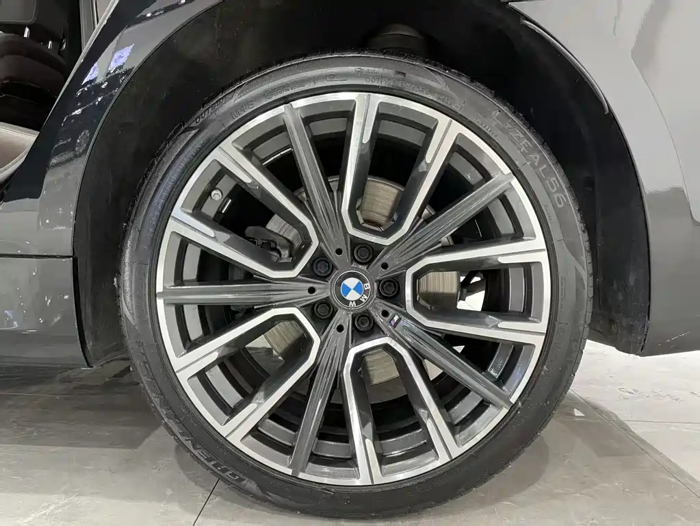 BMW 7 Series 2019 — фото 11