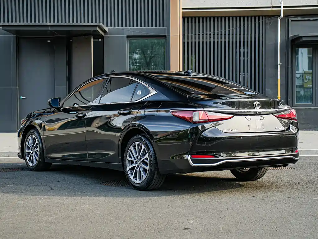 Lexus ES 2022 — фото 6
