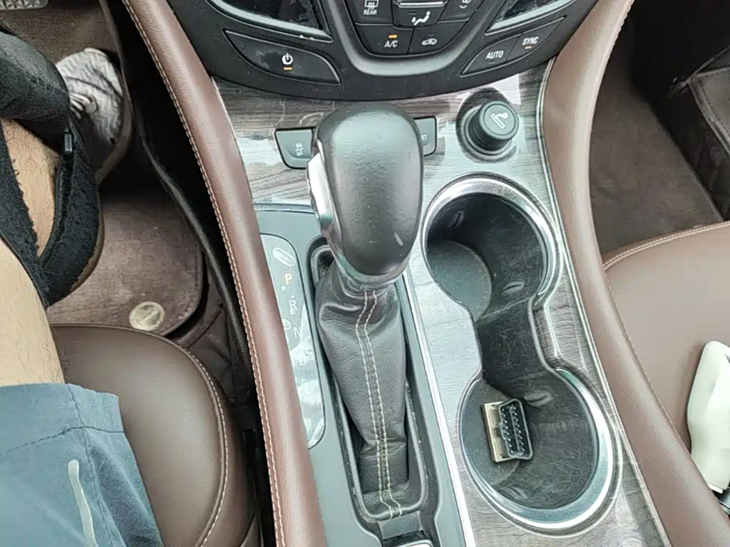 Buick Envision Plus 2016 — фото 14