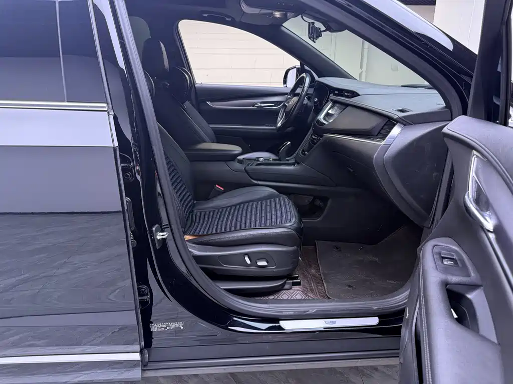 Cadillac XT6 2021 — фото 10