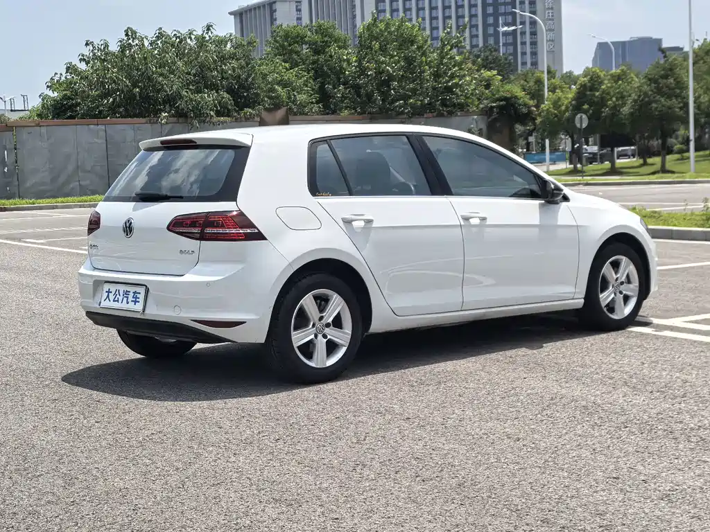 Volkswagen Golf 2017 — фото 12