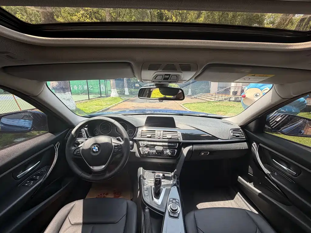BMW 3 Series 2017 — фото 12