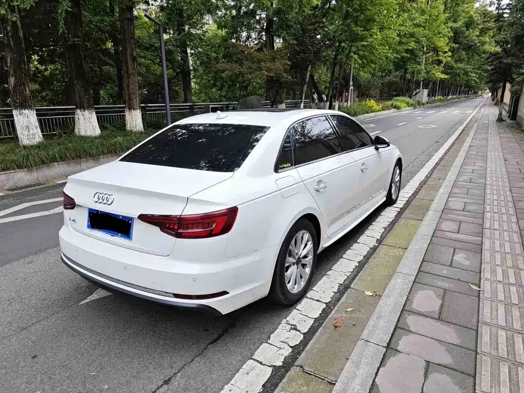 Audi A4L 2020