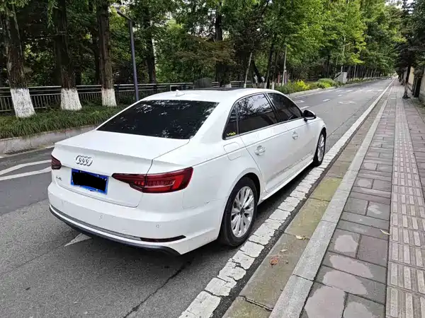 Audi A4L 2020
