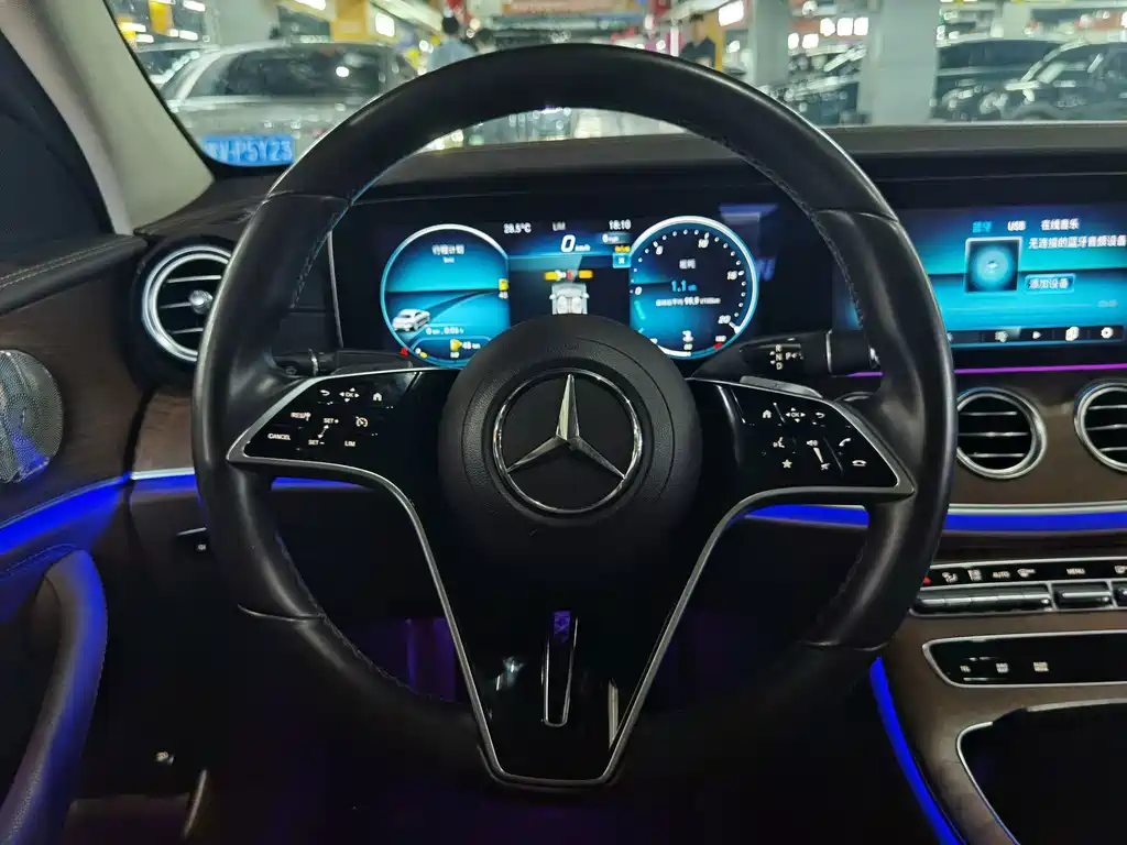 Mercedes-Benz E-Class 2023 — фото 6