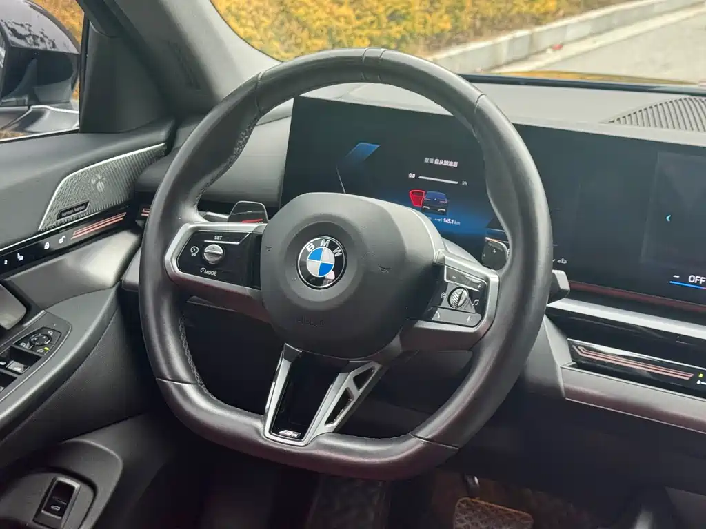 BMW 5 Series 2024 — фото 11