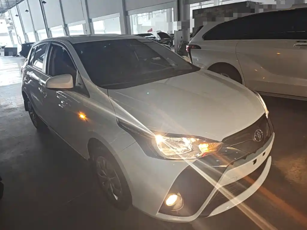 Toyota Yaris L 2019 — фото 4