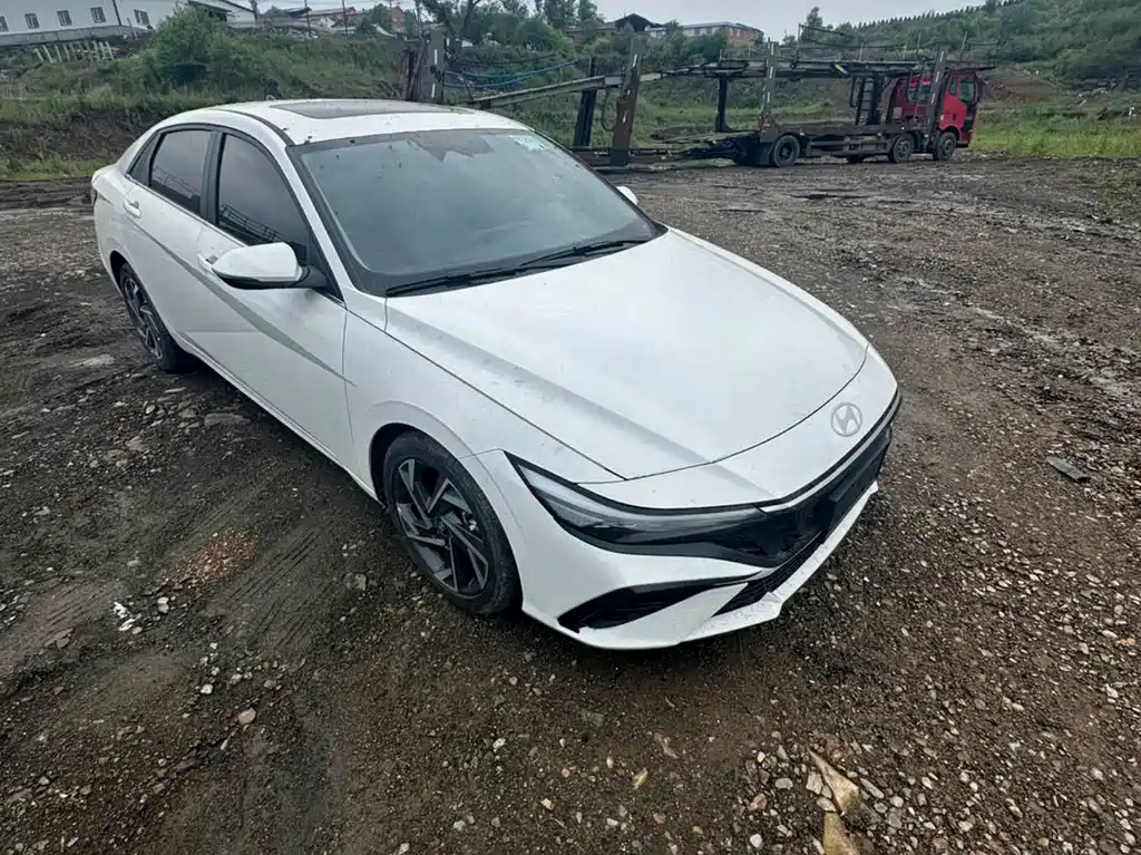 Hyundai Elantra 2025