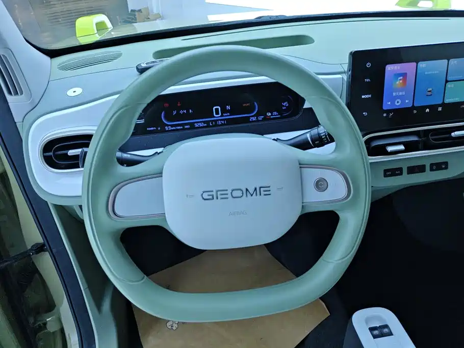 Geely Galaxy Panda 2025 — фото 15