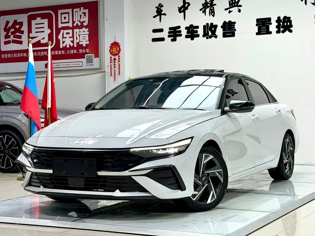 Hyundai Elantra 2023 — фото 1