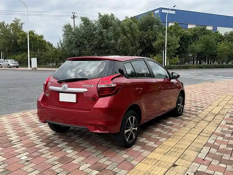 Toyota Yaris L 2020 — фото 5