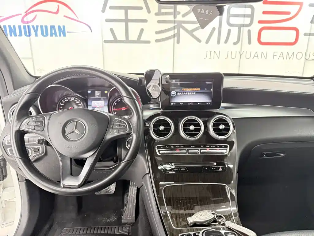 Mercedes-Benz GLC 2017 — фото 12