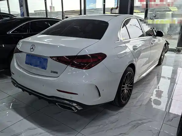 Mercedes-Benz C-Class 2024