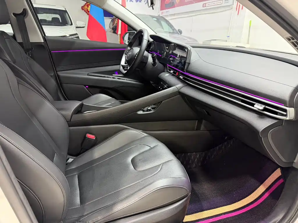 Hyundai Elantra 2023 — фото 20