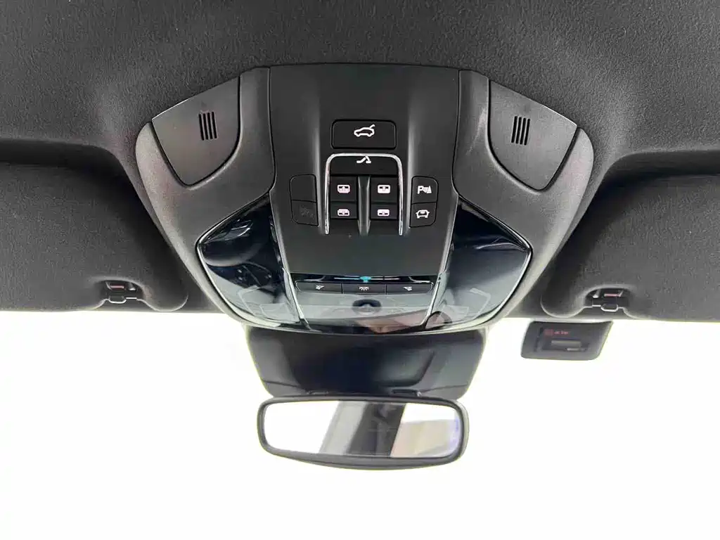 Maserati Levante 2018 — фото 19