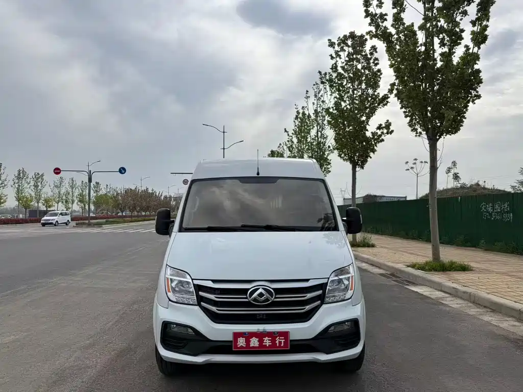 Maxus V80 2024