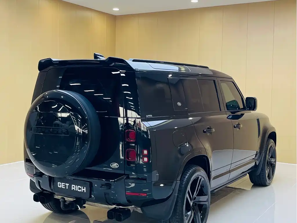Land Rover Defender 2023 — фото 9