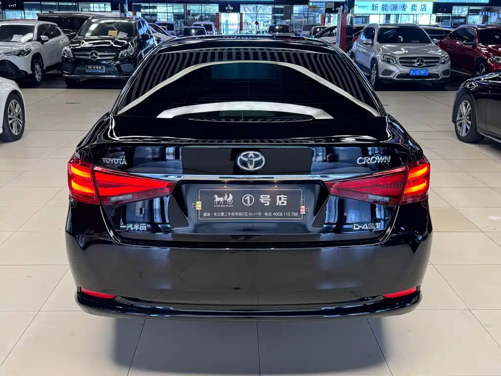 Toyota Crown 2016 — фото 14