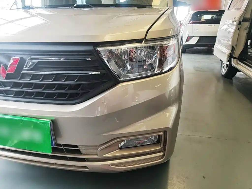 Wuling Hongguang V 2020 — фото 24