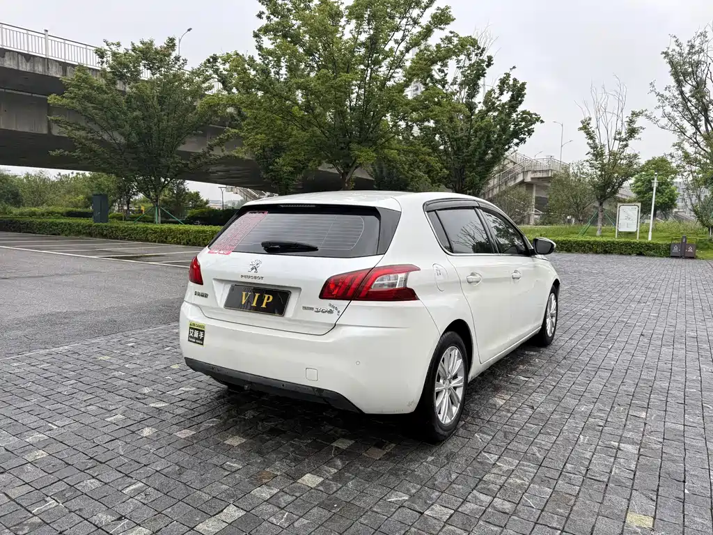 Peugeot 308S 2015 — фото 11