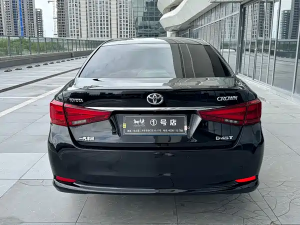 Toyota Crown 2016