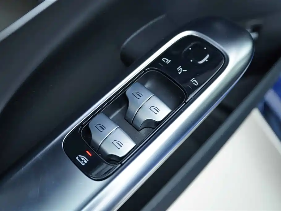 Mercedes-Benz C-Class 2022 — фото 10