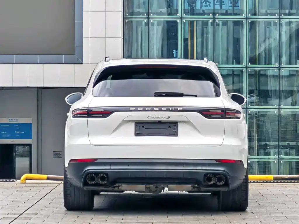 Porsche Cayenne 2019 — фото 15