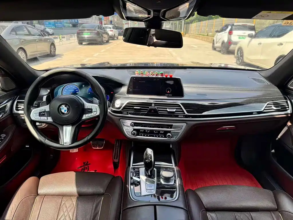 BMW 7 Series 2018 — фото 8