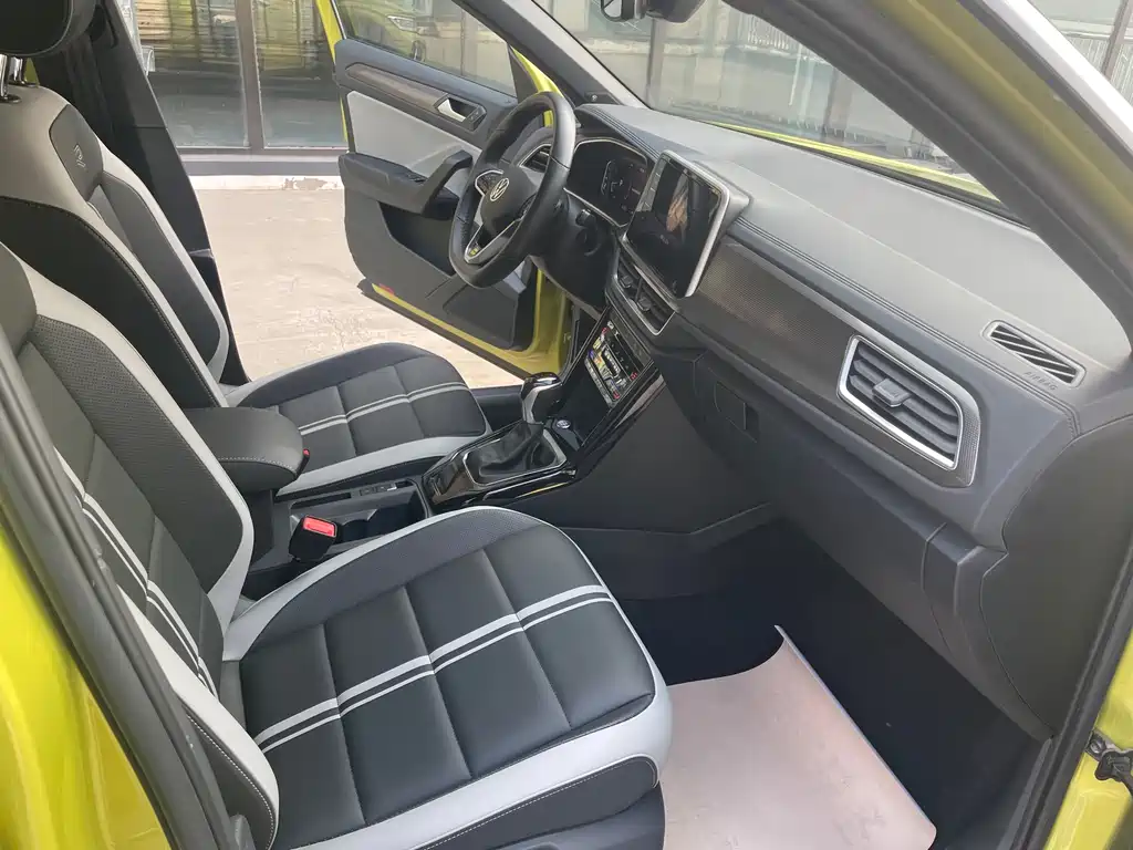 Volkswagen T-Roc 2023 — фото 11