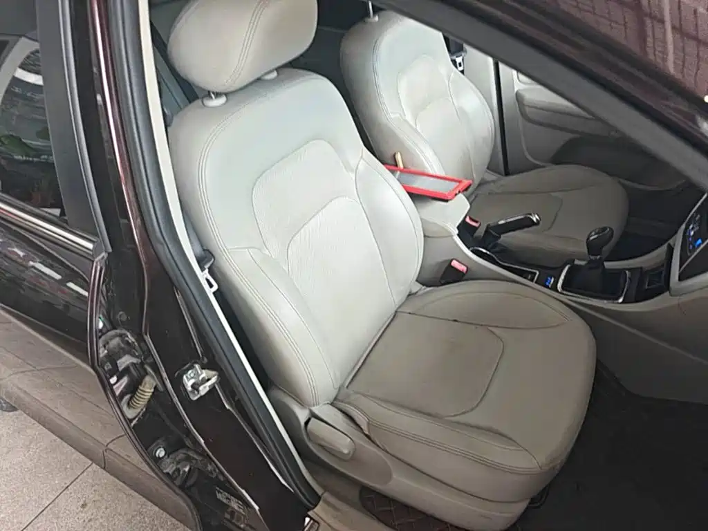 Geely Emgrand 2015 — фото 25
