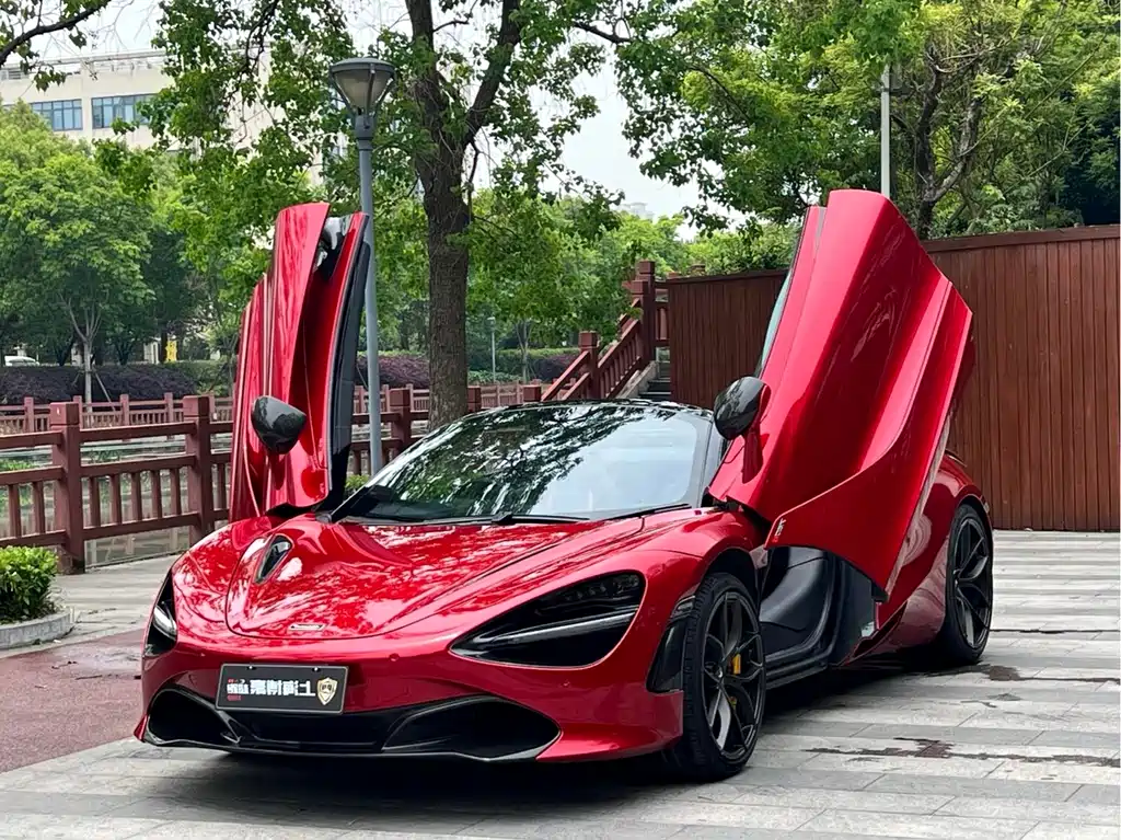 McLaren 720S 2021 — фото 1