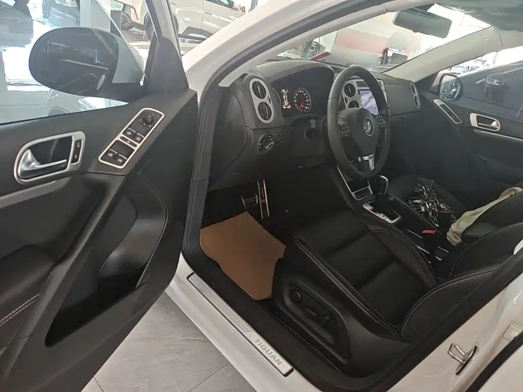 Volkswagen Tiguan 2019 — фото 16