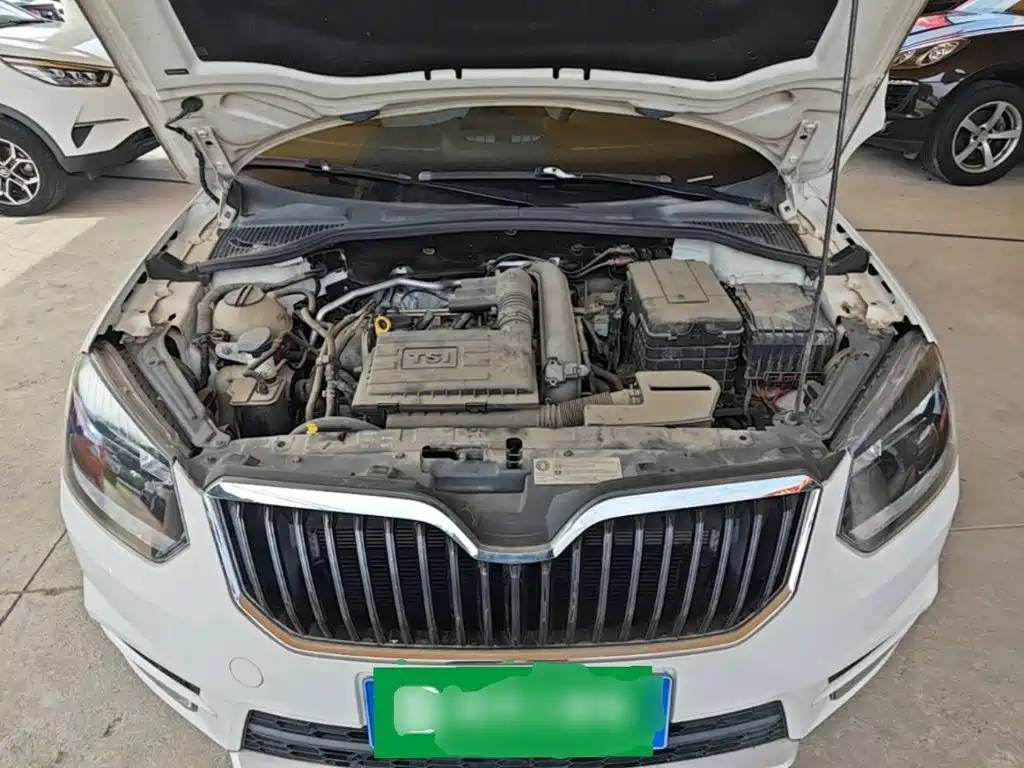 Skoda Yeti 2018 — фото 20