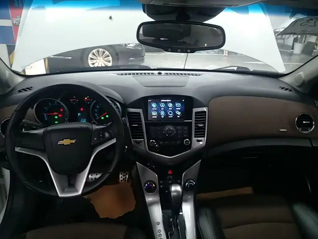Chevrolet Cruze 2015 — фото 10