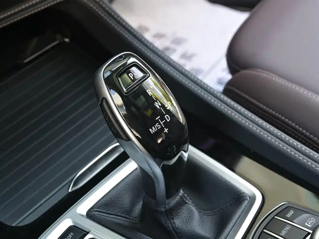 BMW 1 Series 2023 — фото 15