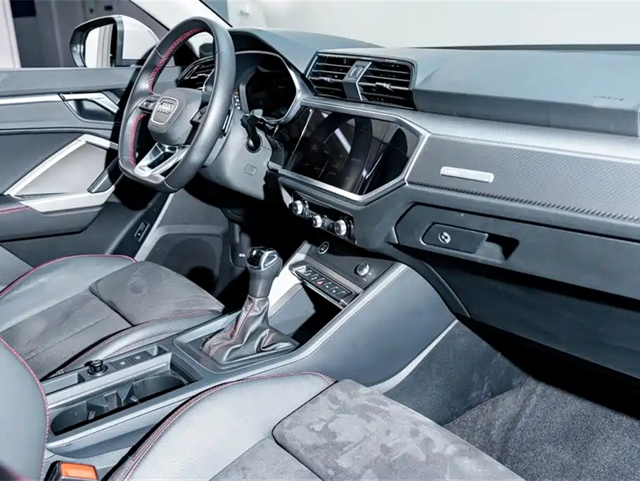 Audi Q3 2023 — фото 18