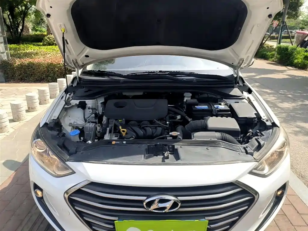 Hyundai Elantra 2017 — фото 20