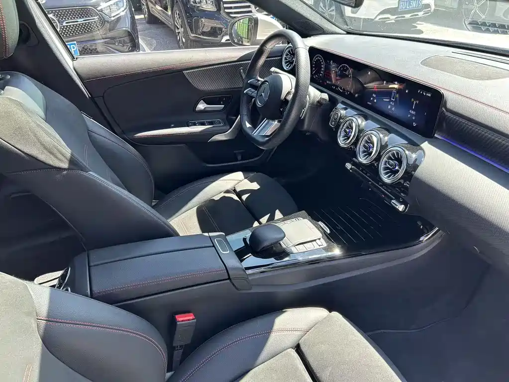 Mercedes-Benz A-Class 2023 — фото 14