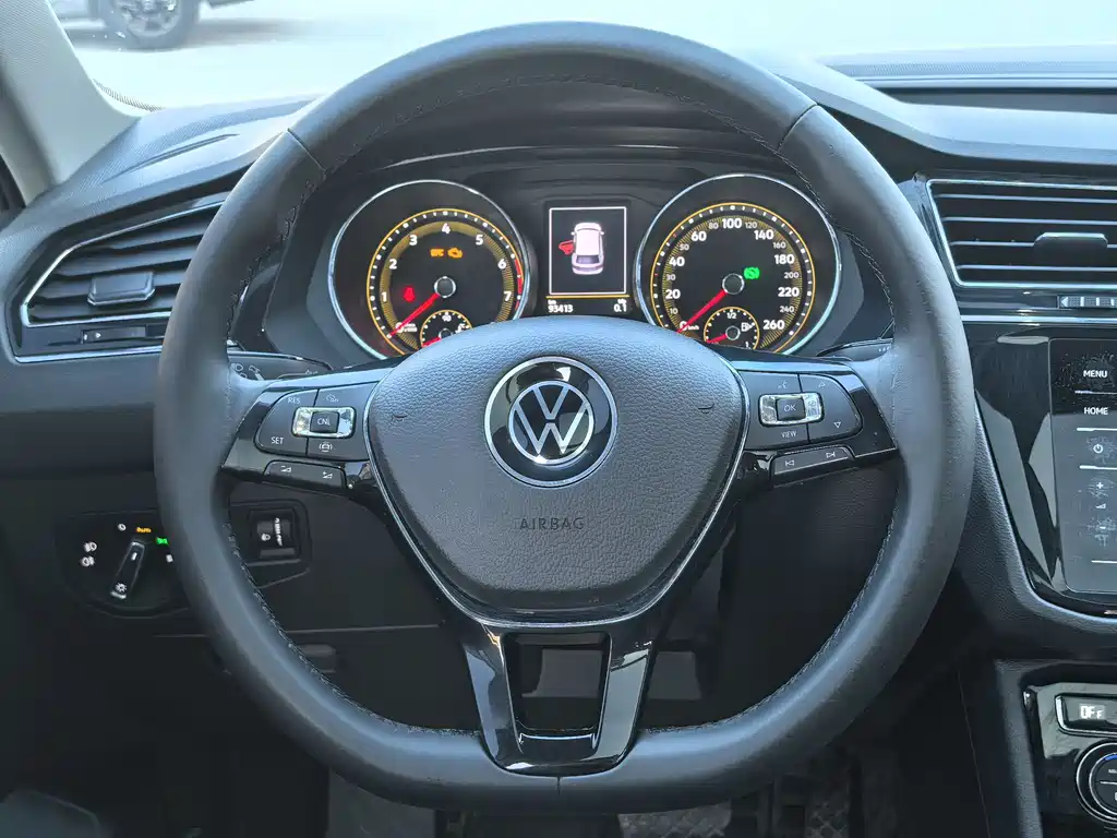 Volkswagen Tiguan L 2021 — фото 9