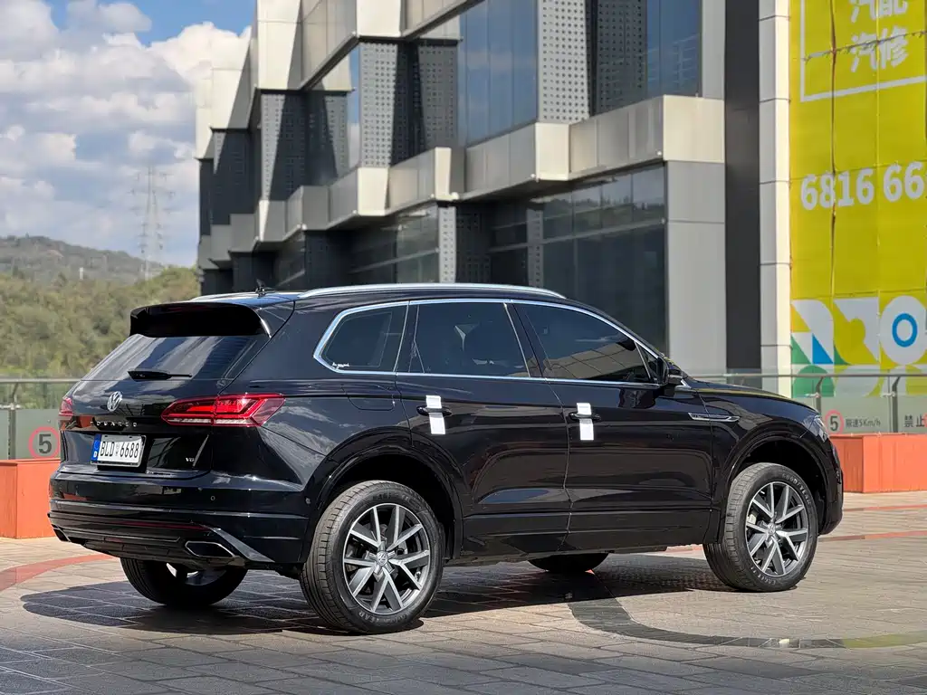 Volkswagen Touareg 2019 — фото 14
