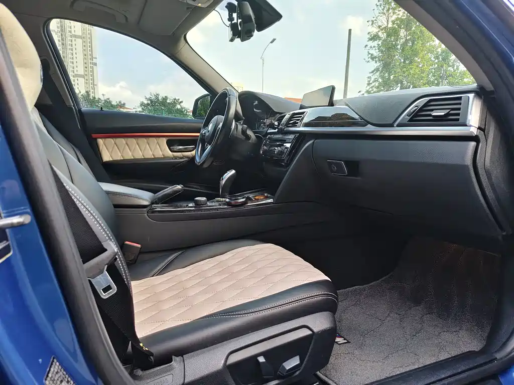 BMW 3 Series 2017 — фото 10