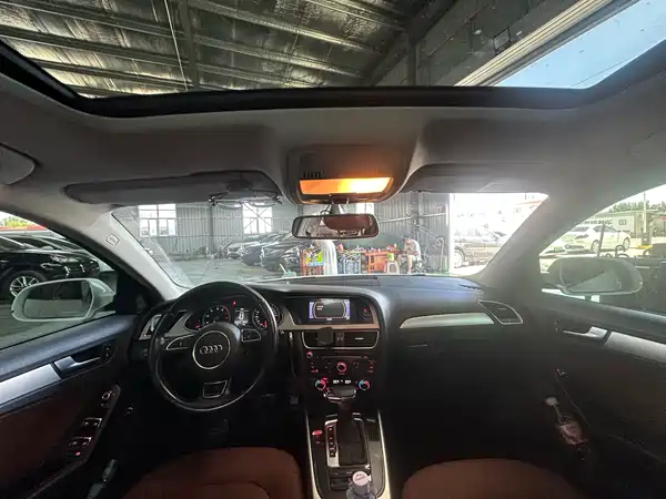 Audi A4L 2015